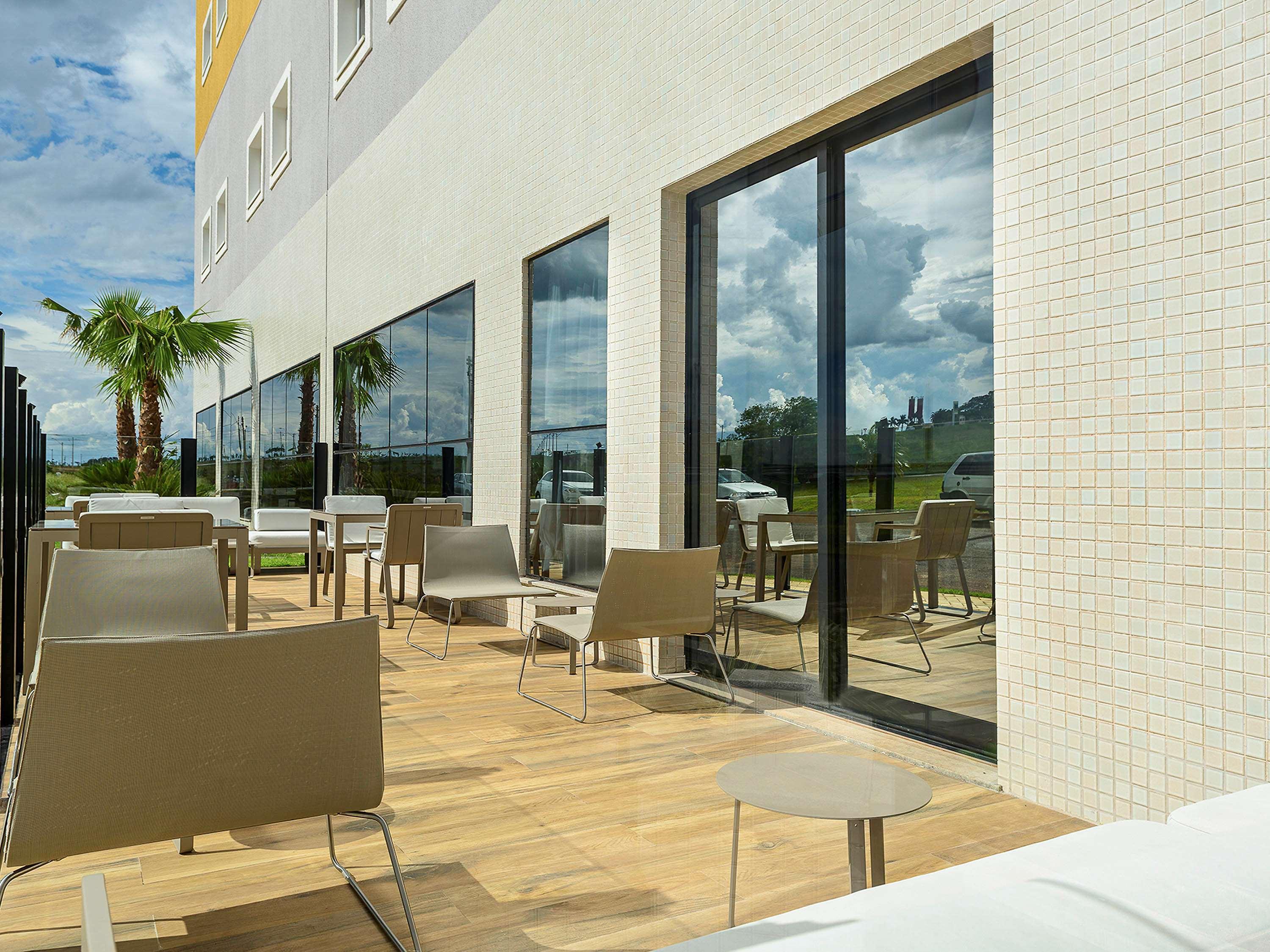 Отель Ibis Styles Биригуи Экстерьер фото