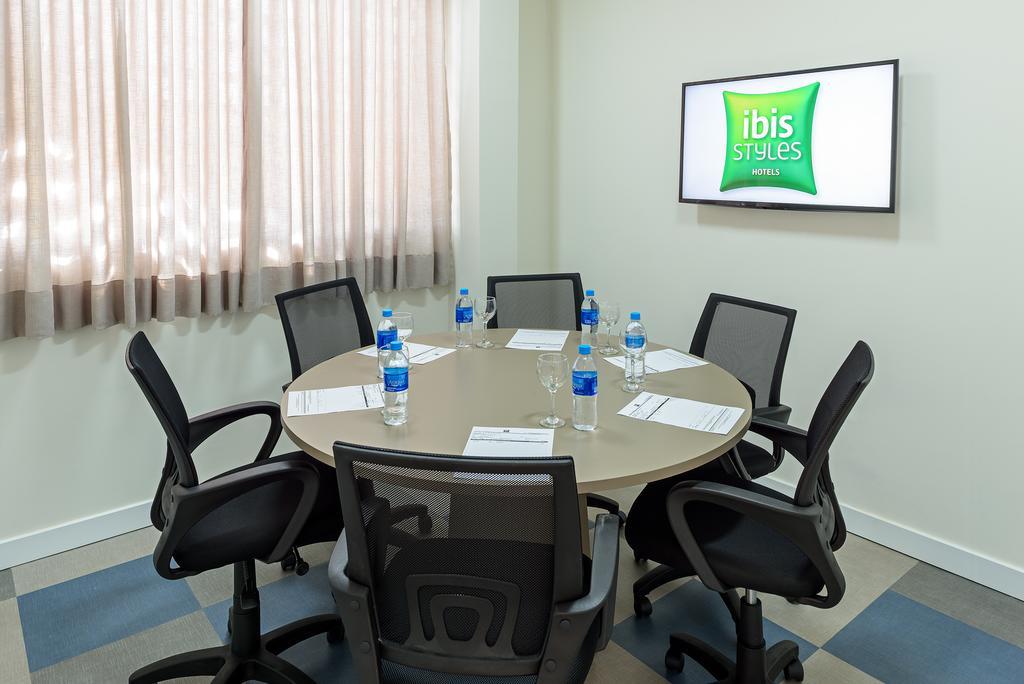 Отель Ibis Styles Биригуи Экстерьер фото