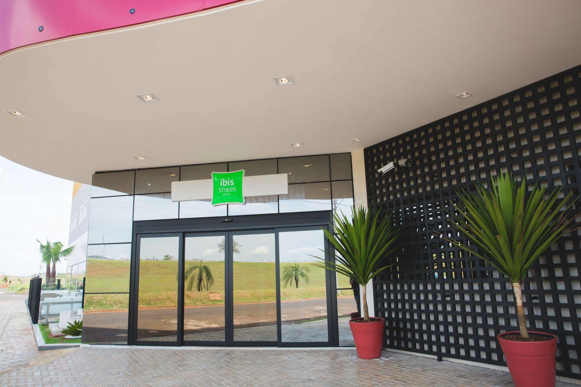 Отель Ibis Styles Биригуи Экстерьер фото